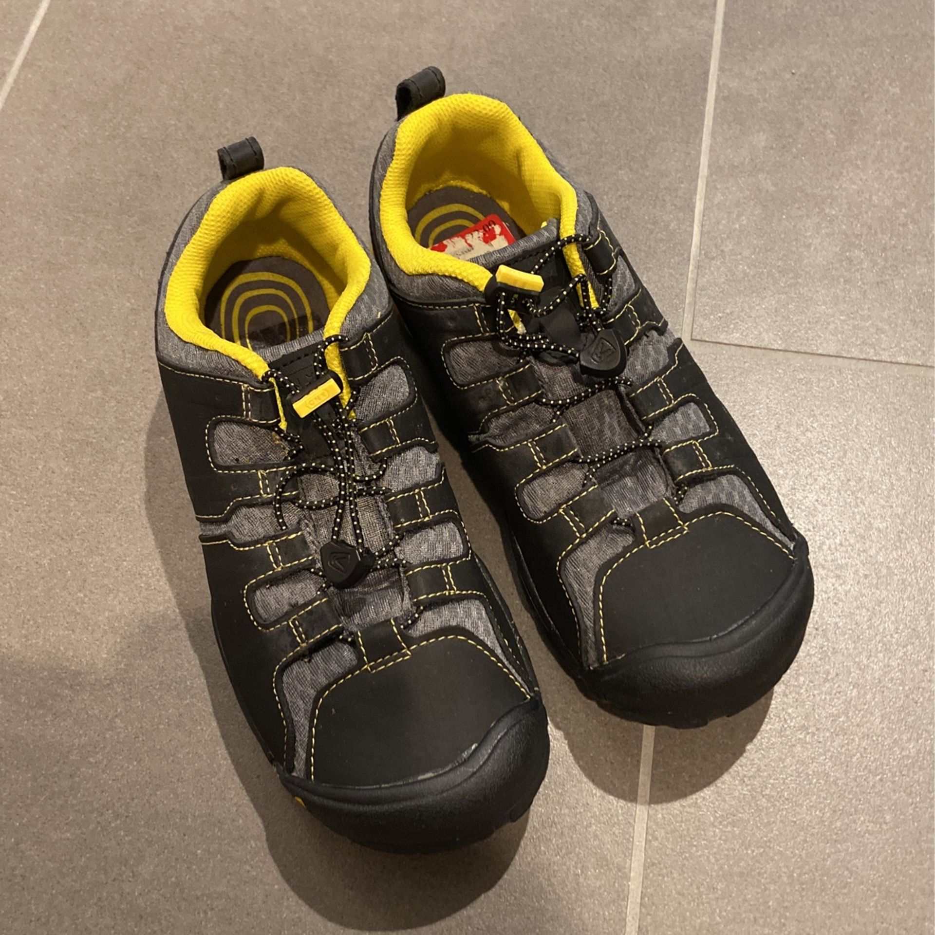 Brand New Boy Size 3 Keen Shoe