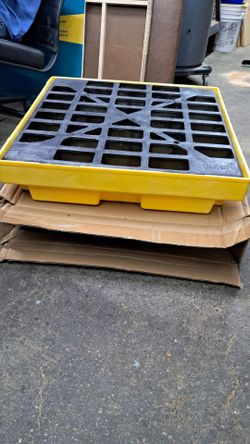 Uline oil spill container