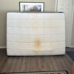 Free Queen Mattress (Nectar)