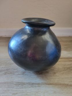 Vintage Authentic Handcrafted Oaxaca Barro Negro Black Pottery Vase