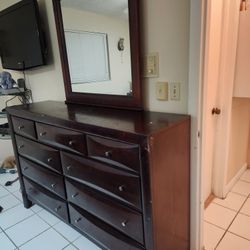 Bedroom Set. Dresser W Mirror And 2 Nightstands