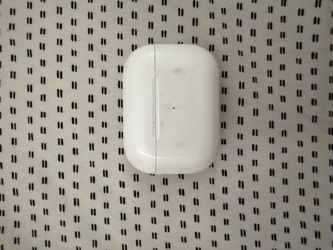 Apple AirPods Pro 2 (case only)