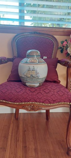 Beautiful Oriental  Vase