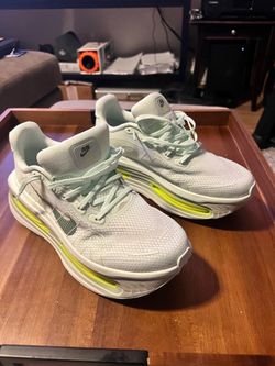 Nike Vomero Premium Green Volt Size 10M