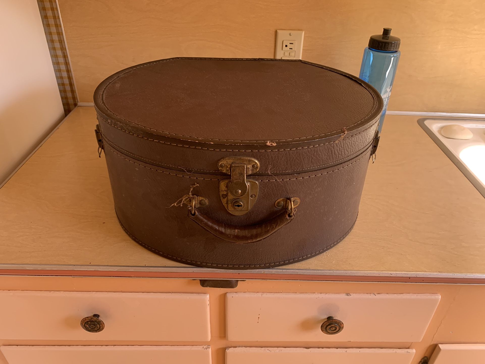 Vintage Hat Case