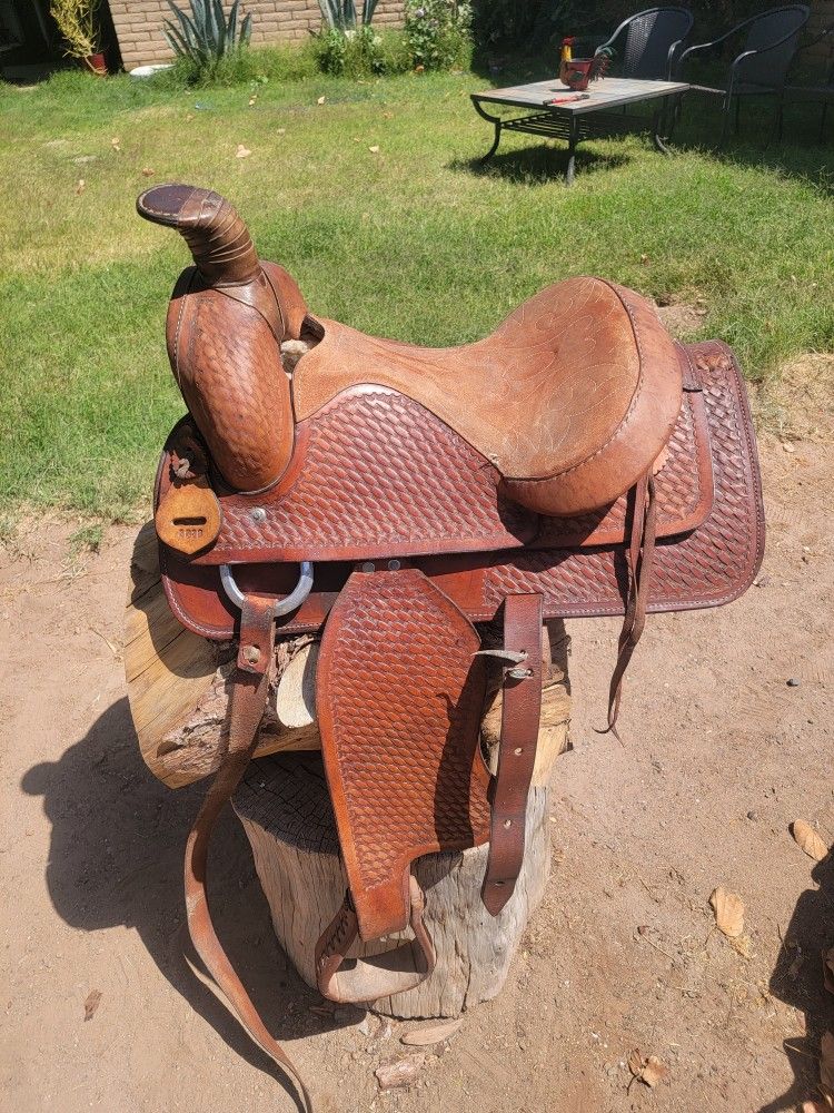 Saddle