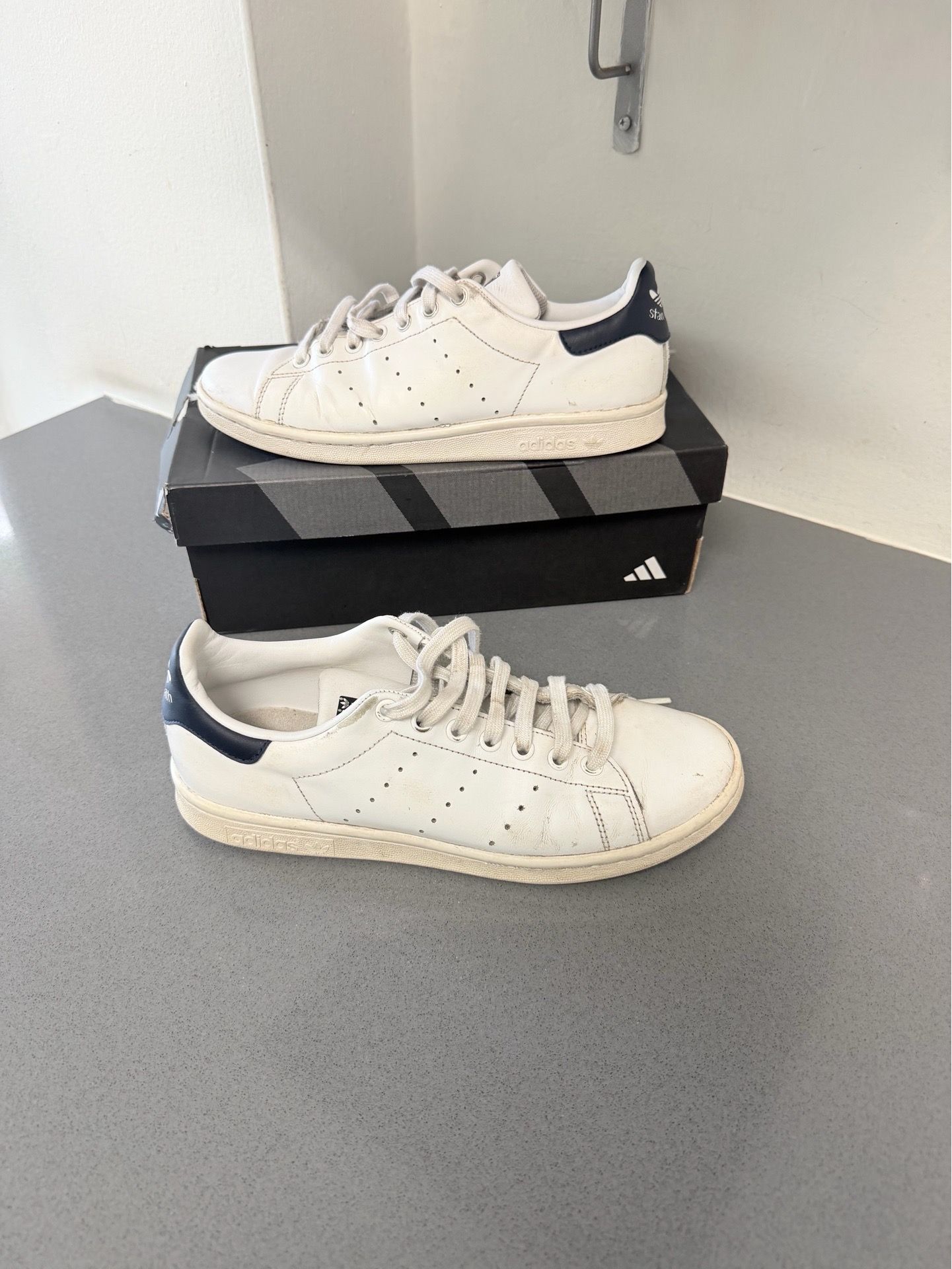 Adidas sneakers men’s white leather Stan smith size 8