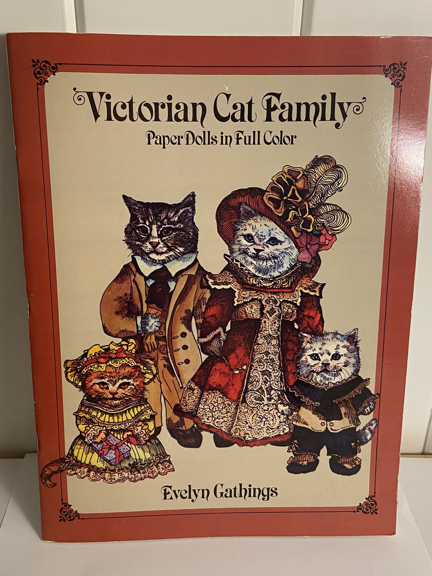 Victorian Cat Family cutout Paper Dolls Book 1980s vintage New cute 