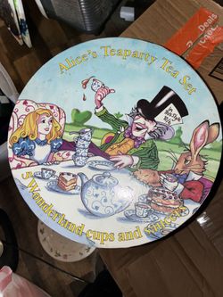 Alice in Wonderland tea set anniversary rabbit Disney mad hatter cups saucers