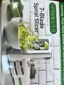 Veggie 7 Blade spiralizer Brand New! Still In Box 