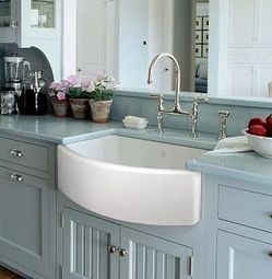 White Farmhouse Apron Front Kitchen Sink