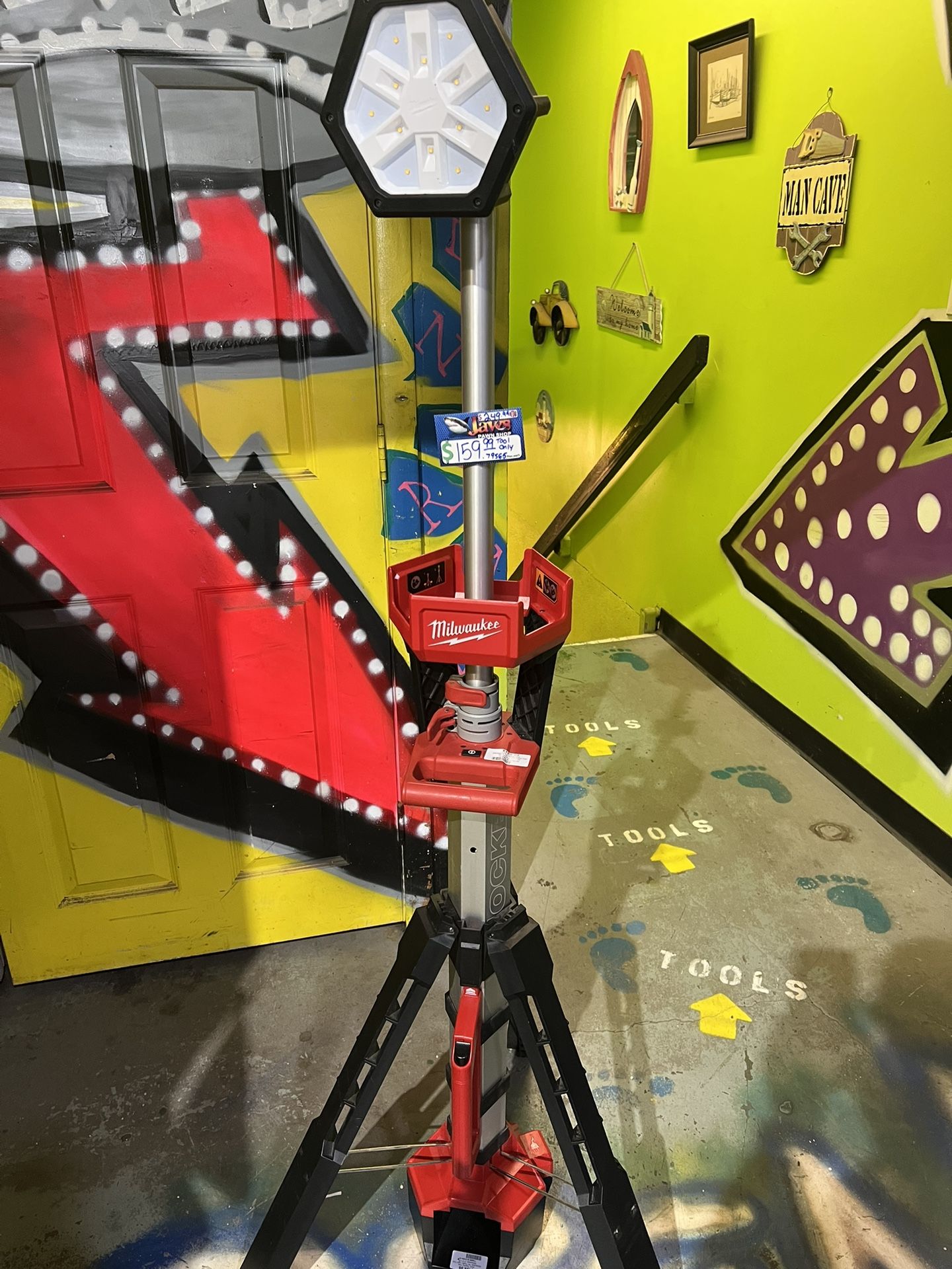 Milwaukee work light tool only model 2131-20 pick up only 
