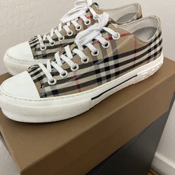 Burberry Shoes 