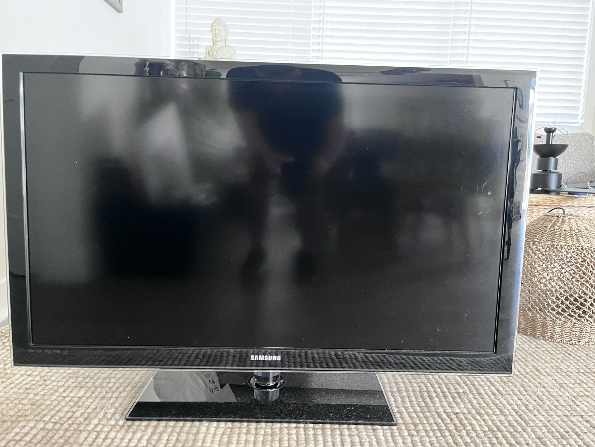 Samsung 46” LCD TV