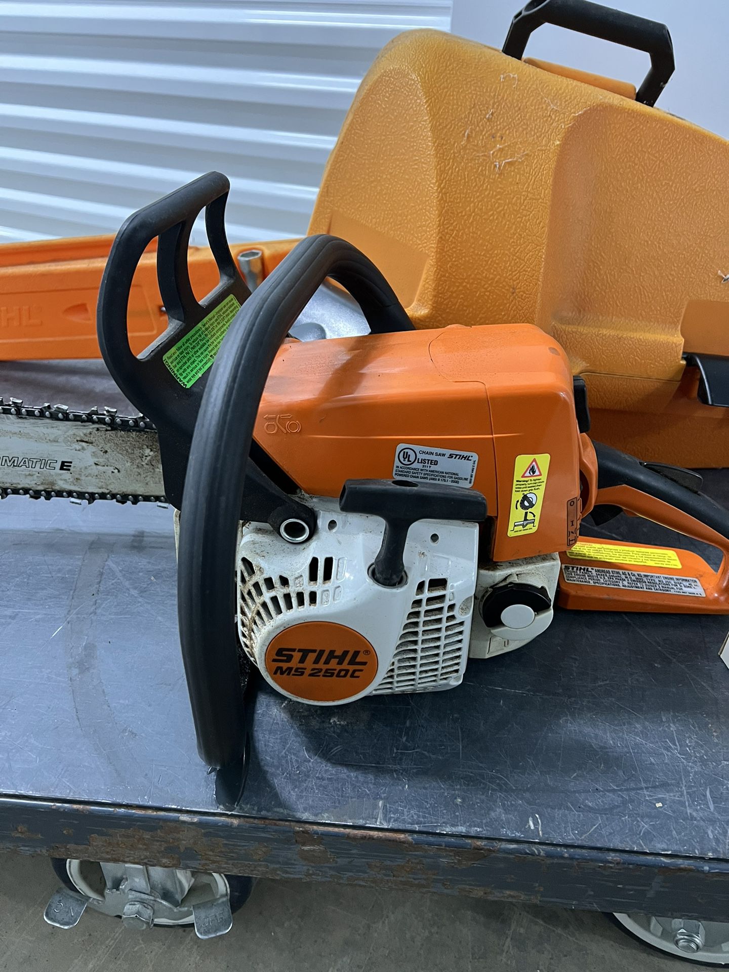 STIHL MS 250C Chainsaw W/ 2 Extra Chaind for Sale in Federal Way 