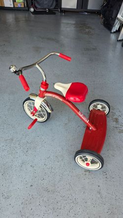 Three Wheel Tricycle Red Color