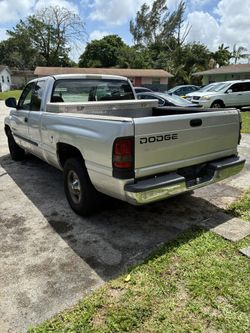 01 Dodge Ram 1500 V8