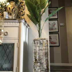 Very  Gorgeous  Artificial silk plant with handmade Vaes