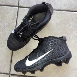 Sz 2.5y Mike Trout Cleats  Nike