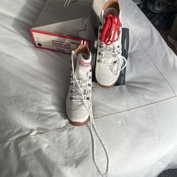 White Hunter Boot Size 7