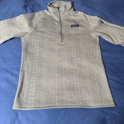 Patagonia Women’s Grey 1/4 Zip Fleece- Style 25618