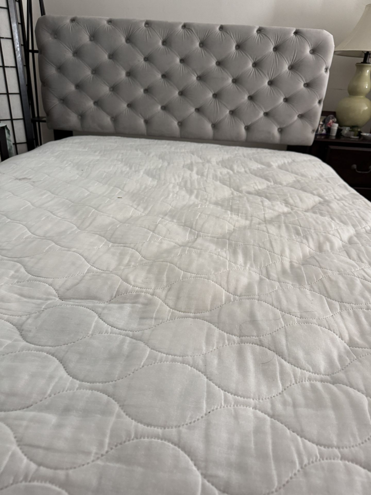 Queen Bed Set- Headboard, Frame, Mattress, Box Spring & Cover - Excellent Condition