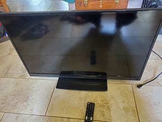 Insignia TV, 35×21