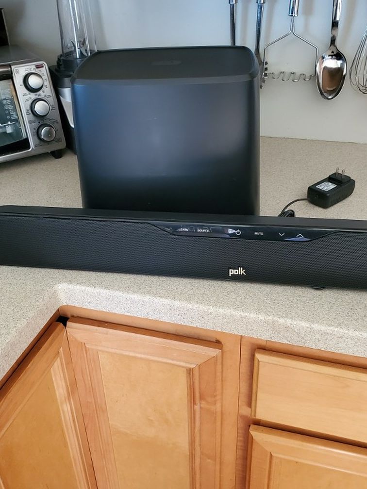 The SurroundBar 5000 IHT from Polk Audio is a Bluetooth-equipped sound bar with wireless subwoofer. It makes watching TV and movies I AM MISSING THE S