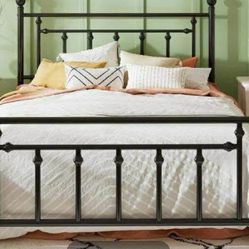 Queen Size Metal Bed Frame 
