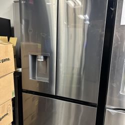LG Refrigerator Black Stainless Steel (Take It Home In Payments/Llevalo A Casa En Pagos)