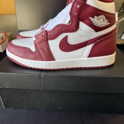 Air Jordan 1 Retro High OG Size 9 Wht/team Red
