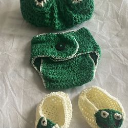 Crochet Frog Outfit 