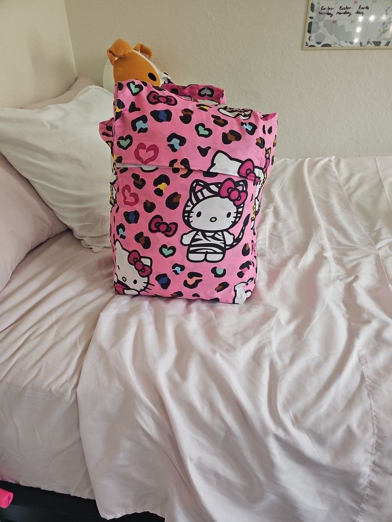 Hello Kitty Comforter Set