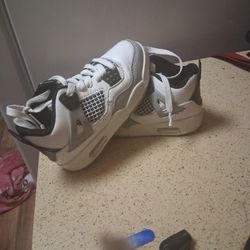 Jordan 5 Size 10 Y Black ,gray & White 