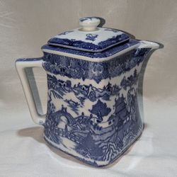 Vintage Blue Willow Ringtons Limited Tea Merchants Square Teapot 7 1/2" Tall