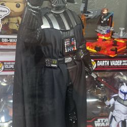 Sideshow 1/6 Scale Darth Vader Figure 