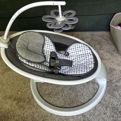 Munchkin Bluetooth Baby Swing – Excellent Condition
