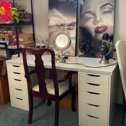 Vanity Table 