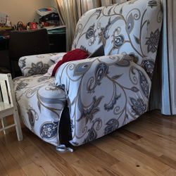 Free Recliner $0 - Self Pickup