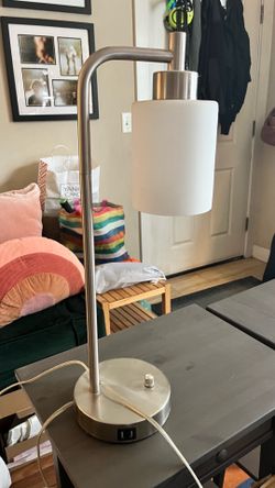 Desk lamp