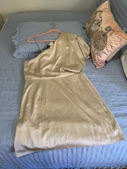 Banana Republic One Showlder Satin Dress Size 14, runs small like a size Large, New Whit Tags