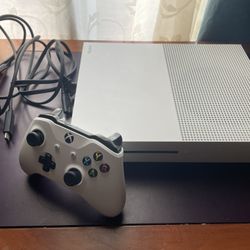 Xbox One S + Xbox Controller 