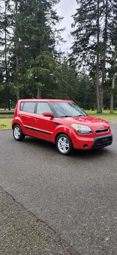 2011 KIA SOUL +