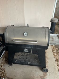 Smoker grill pit boss