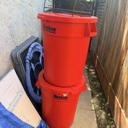 Husky 44 Gallon Trash Cans