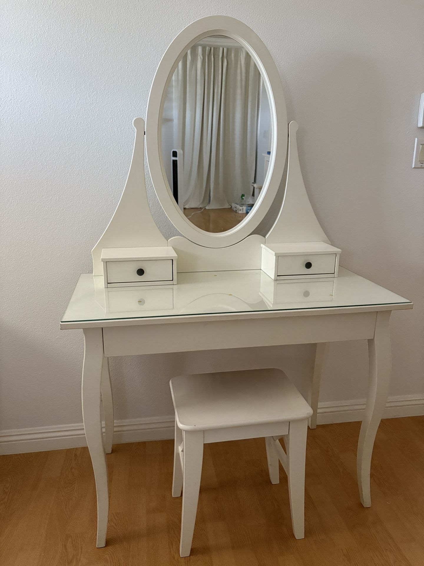 IKEA HEMNES Vanity Makeup table Desk with mirror with drawers stool, white
