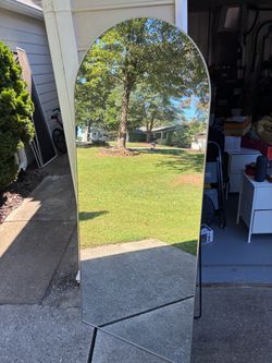 Mirror stand alone