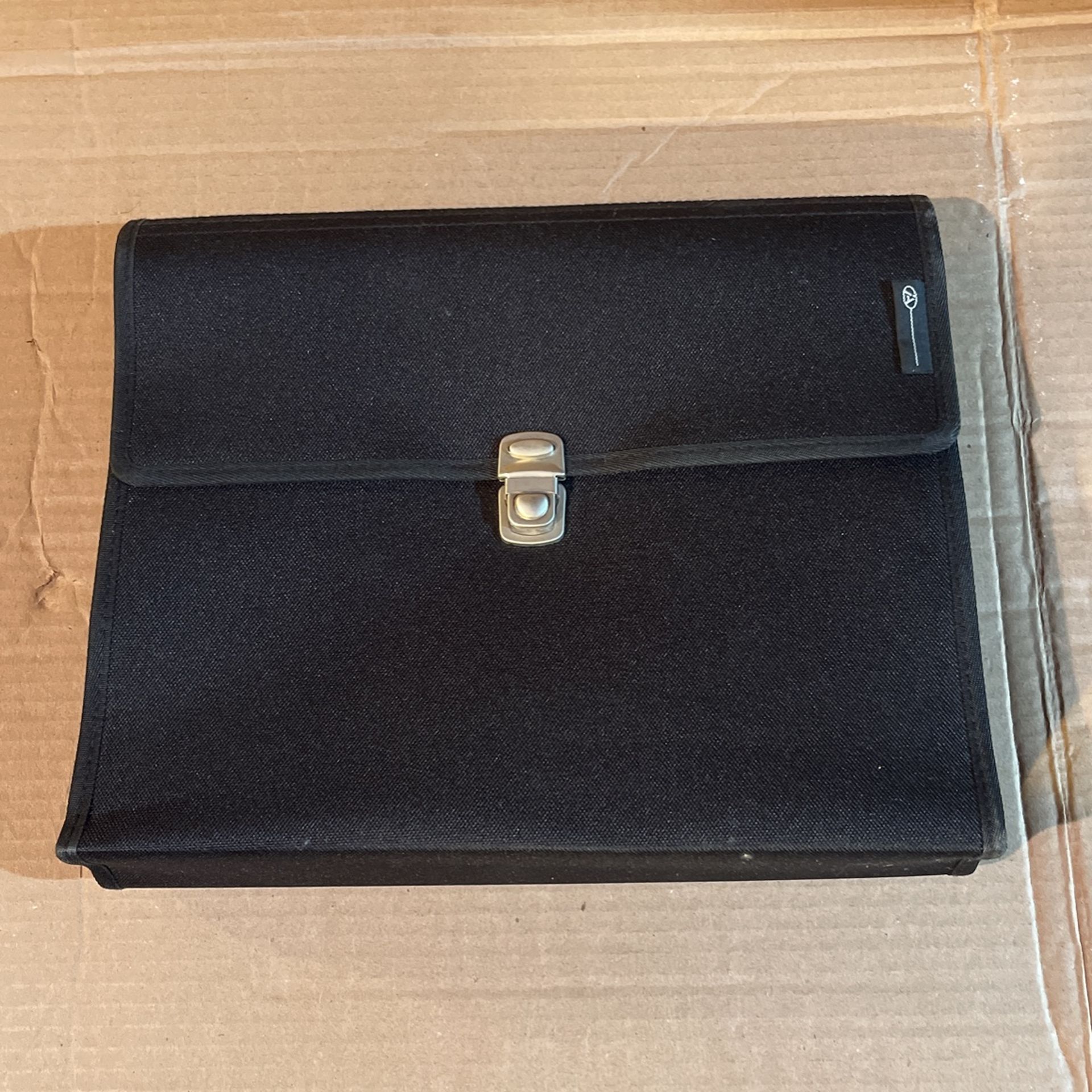 Expandable, Portable File Folder, 24 Pockets