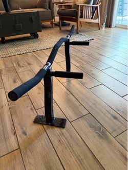 Pull up/ chin up bar