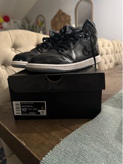 Air Jordan 1 Mid SE ( Used)